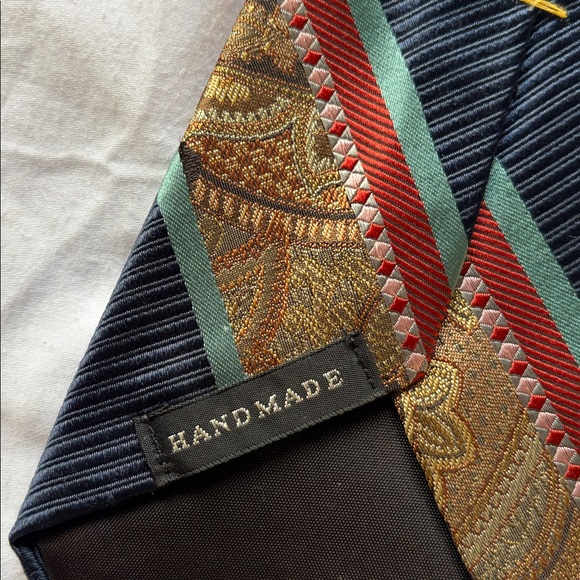 Robert Stock Tie - Picture 3 of 6